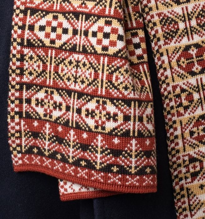Thick Heritage colour Fair Isle scarf in old pattern